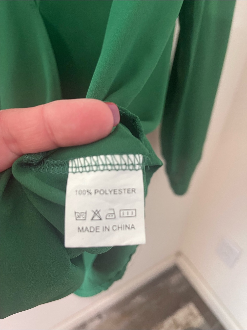 Green V-Neck Long-Sleeve Blouse by Dohia - Picture 4 of 5